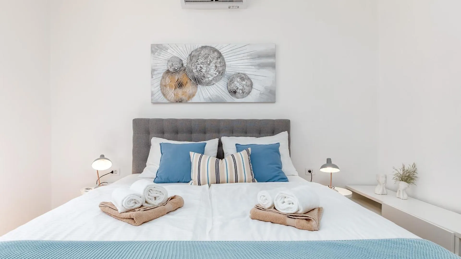 Villa Amia In Pula For 6 People With Jacuzzi & Kids Playground - Pet Friendly