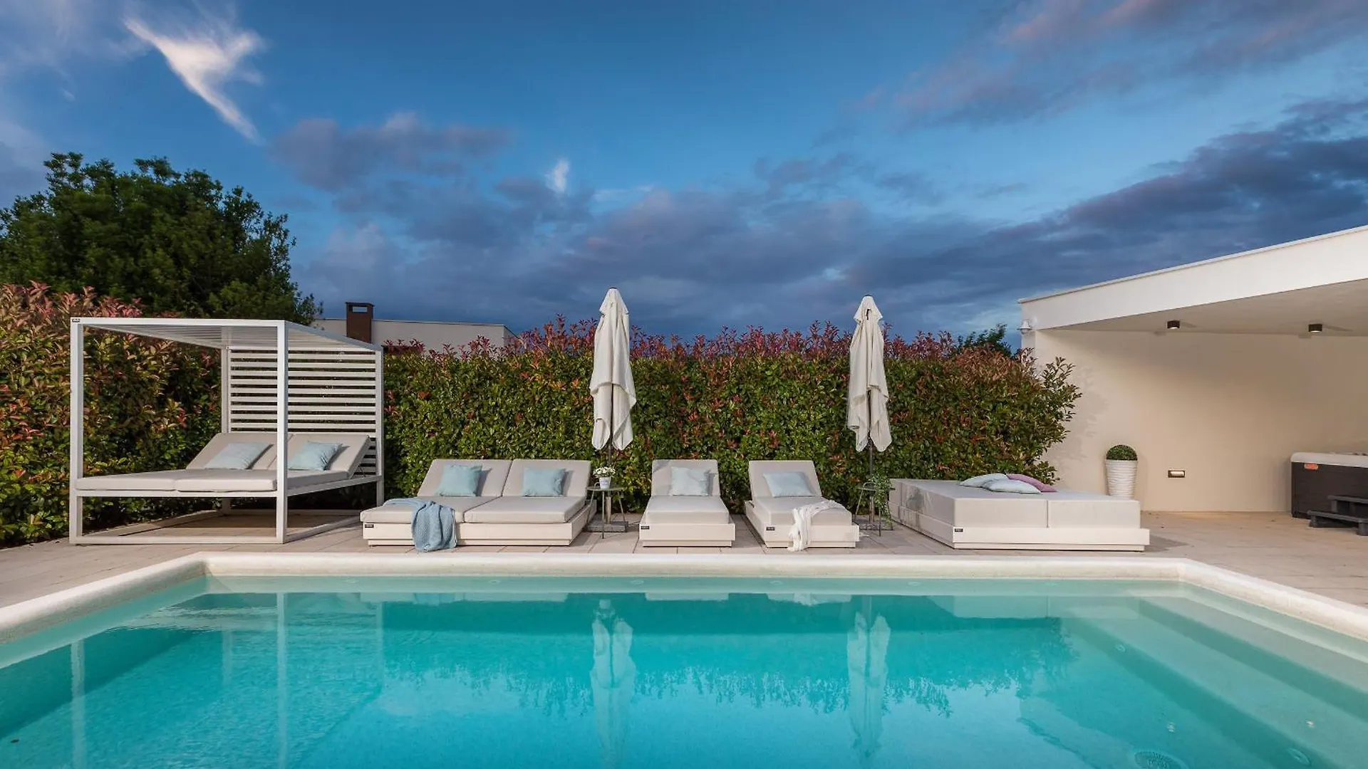 Villa Amia In Pula For 6 People With Jacuzzi & Kids Playground - Pet Friendly 0*,  克罗地亚