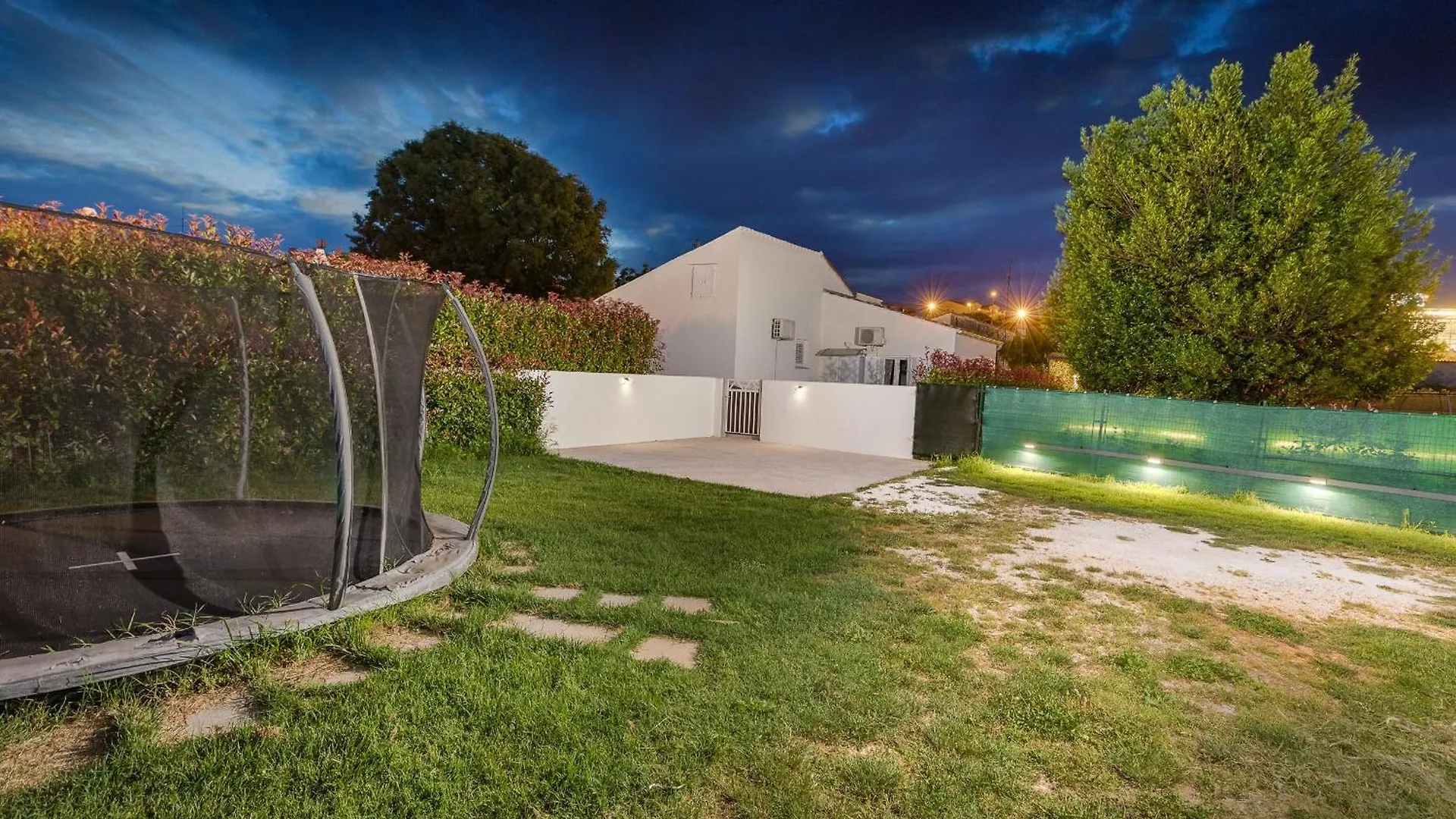 Villa Amia In Pula For 6 People With Jacuzzi & Kids Playground - Pet Friendly